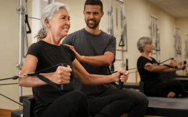 Imagem de Destaque Post - Treino para terceira idade em Moema: exercícios orientados para mais disposição e autonomia no dia a dia