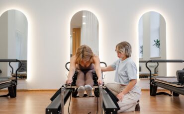 Imagem de Destaque Post - Pilates para reabilitação em Moema: acompanhamento individualizado para recuperar movimentos e melhorar a funcionalidade